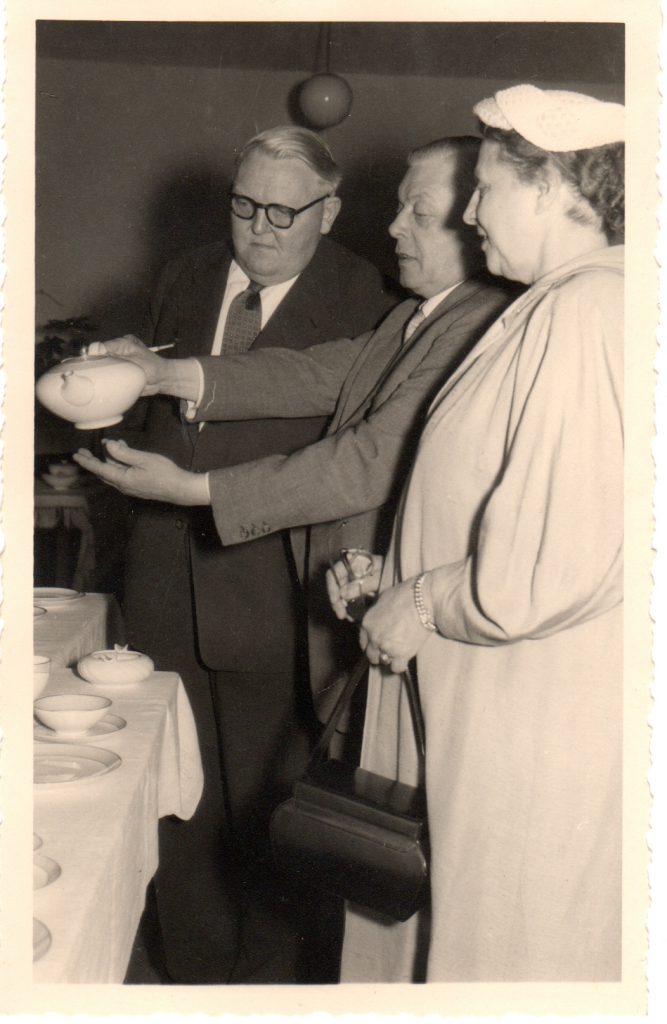 Minister Erhard Besuch Porzellanfabrik Krautheim Selb