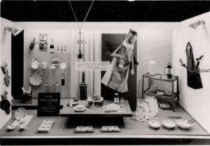 Mehr über den Artikel erfahren Lis Müller Handmalerei München