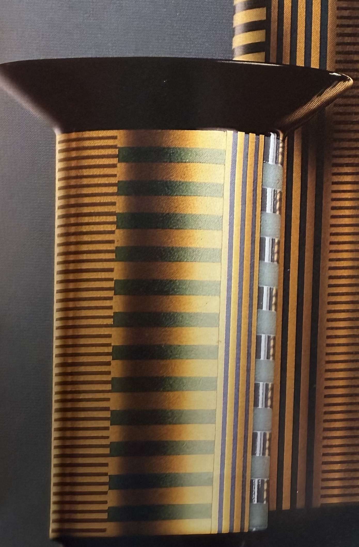 Rosenthal Serie „Marmara“ – Vasen und Schalen mit ornamentalem Streifen- und Golddekor